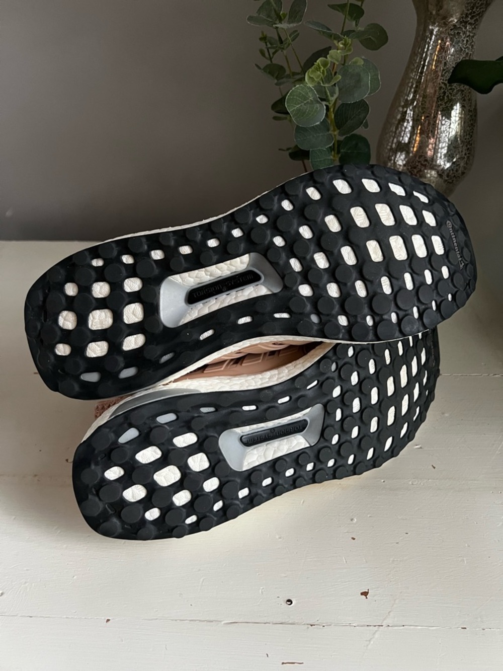 Sz 9.5 adidas Ultra Boost Ash Pearl - Picture 5 of 6